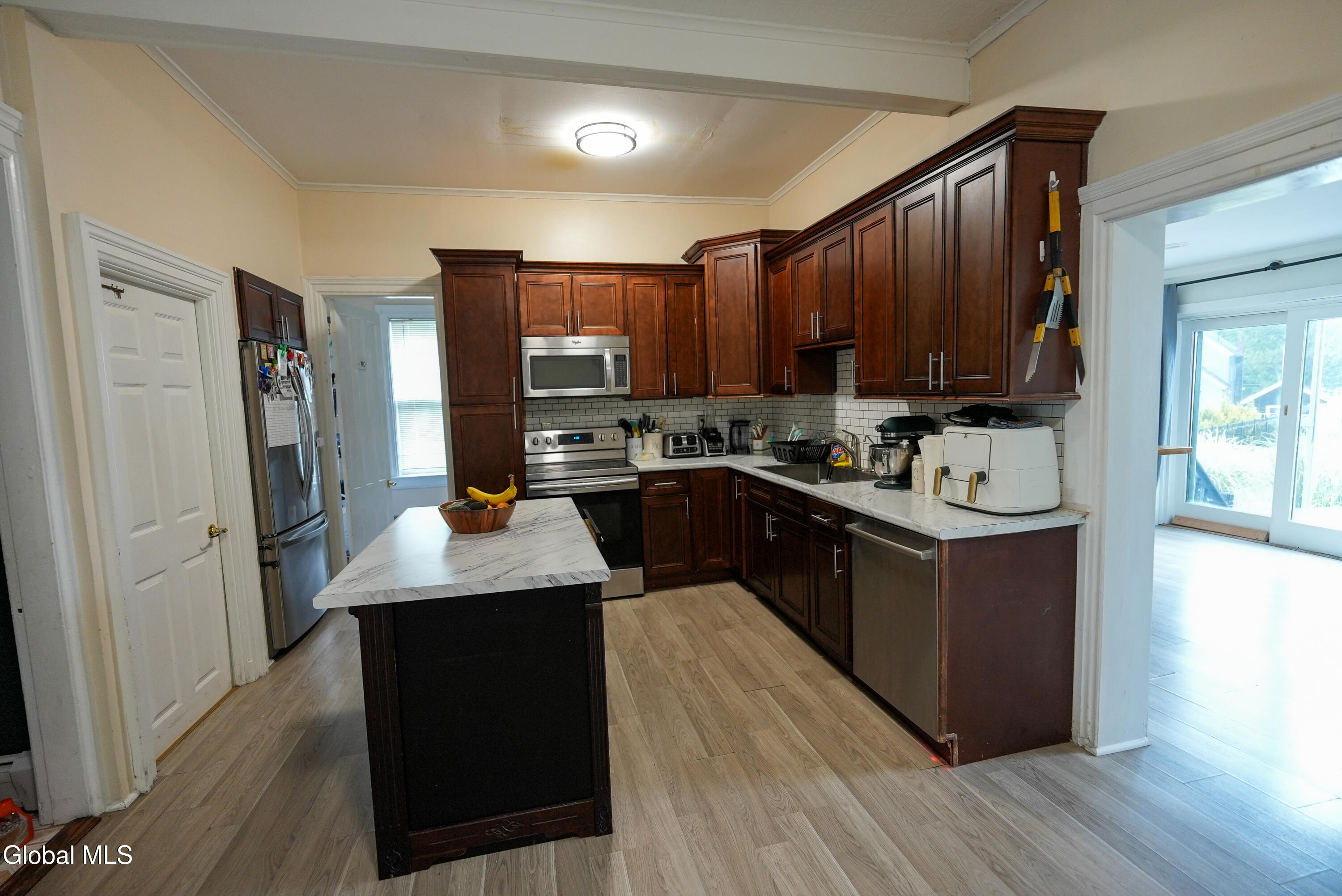 6 E Montgomery Street Johnstown NY 12095