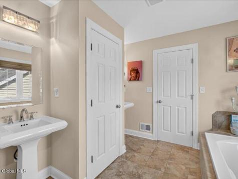 17 Forestbrook Drive Ballston Lake NY 12019