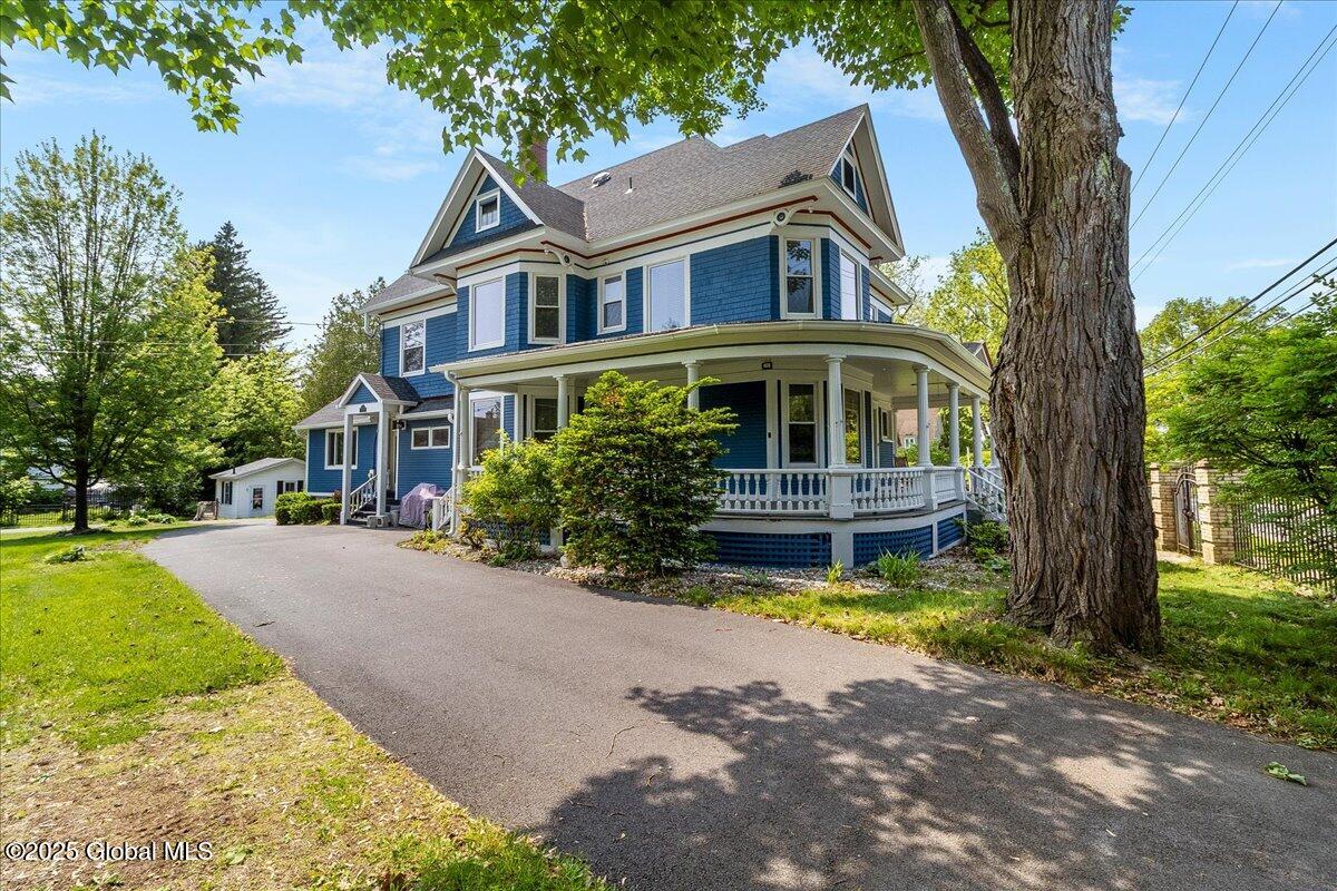 4 Van Dyke Avenue Amsterdam NY 12010