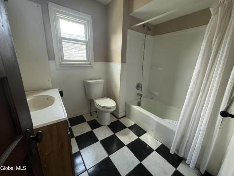 825 Bradt Street Schenectady NY 12306
