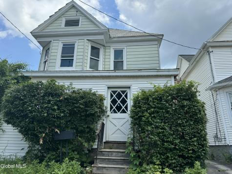825 Bradt Street Schenectady NY 12306