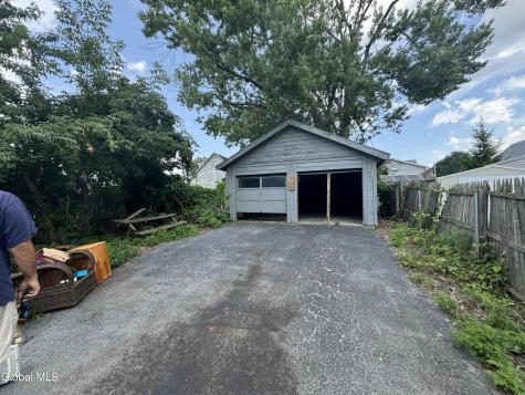 825 Bradt Street Schenectady NY 12306
