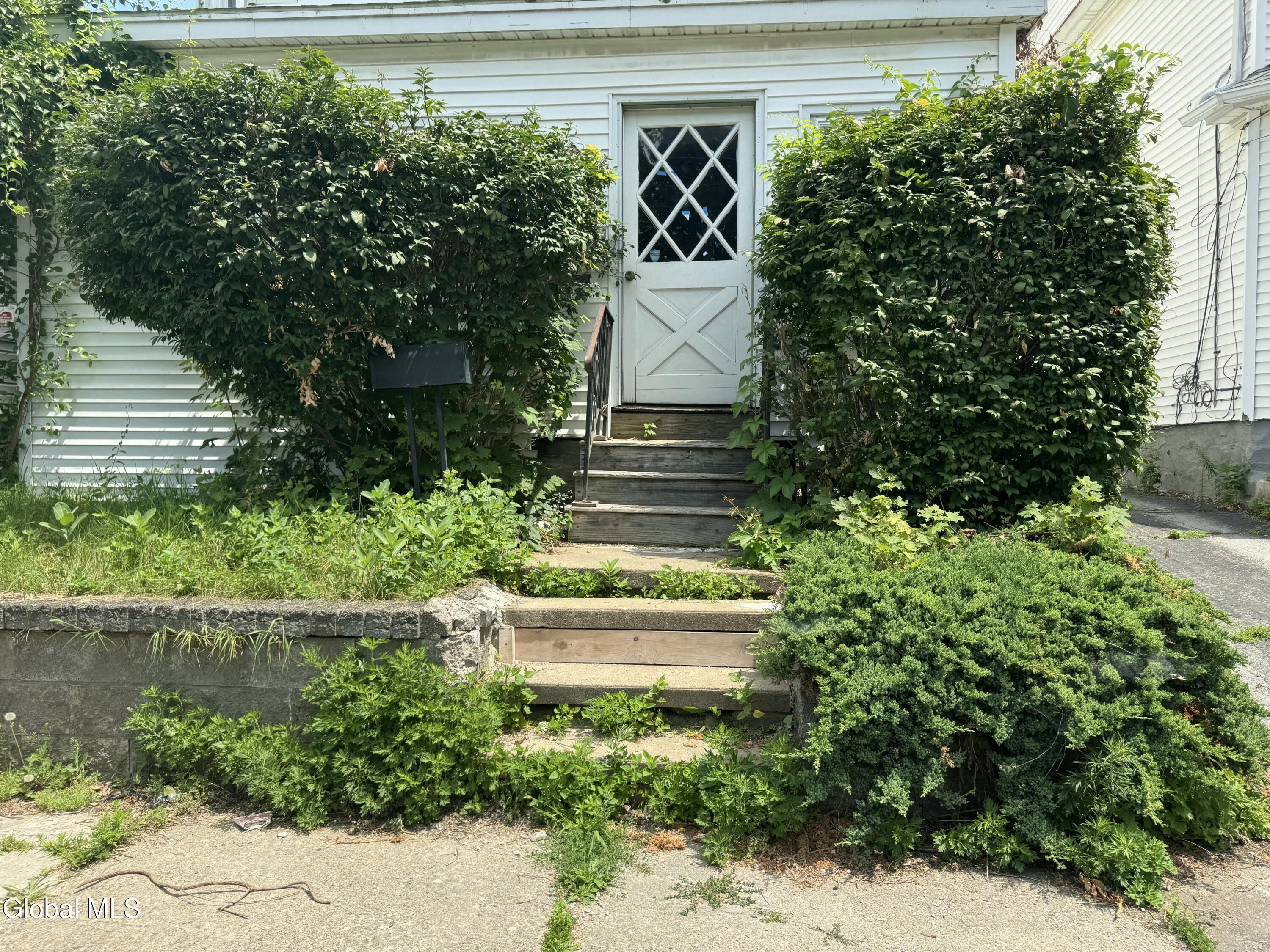 825 Bradt Street Schenectady NY 12306