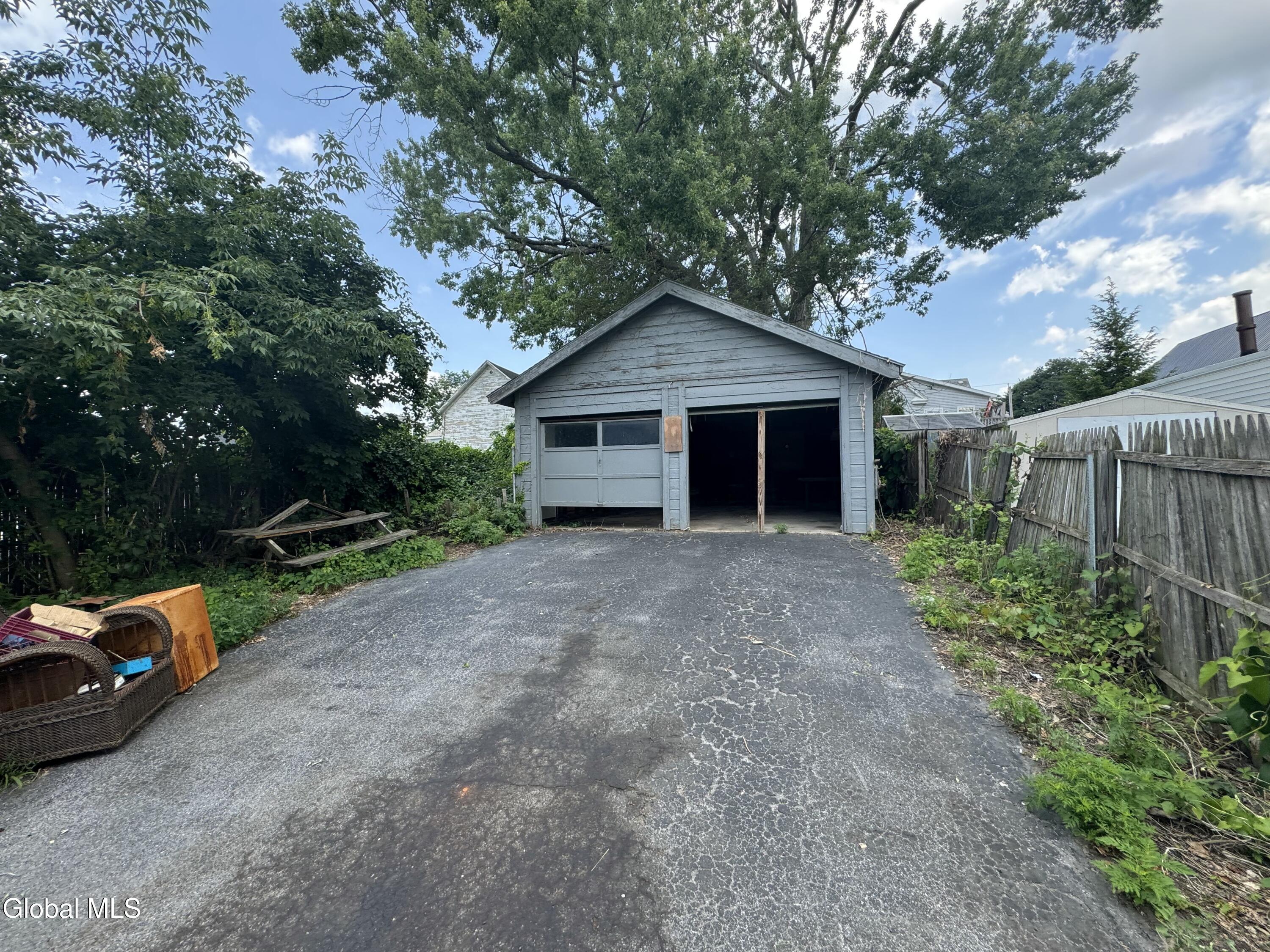 825 Bradt Street Schenectady NY 12306