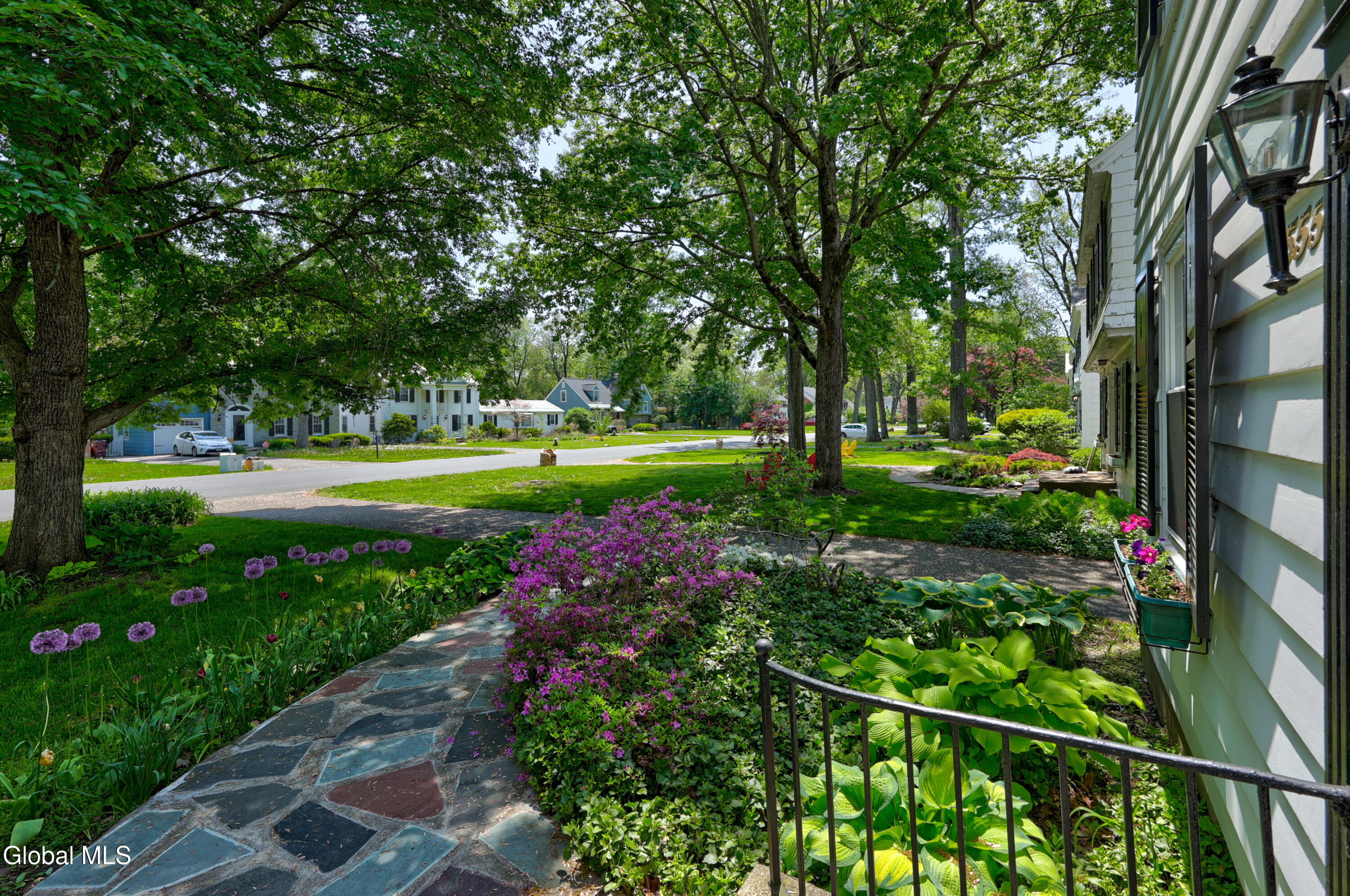 1555 Dean Street Niskayuna NY 12309