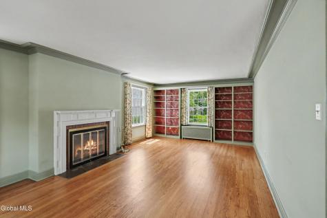 1555 Dean Street Niskayuna NY 12309