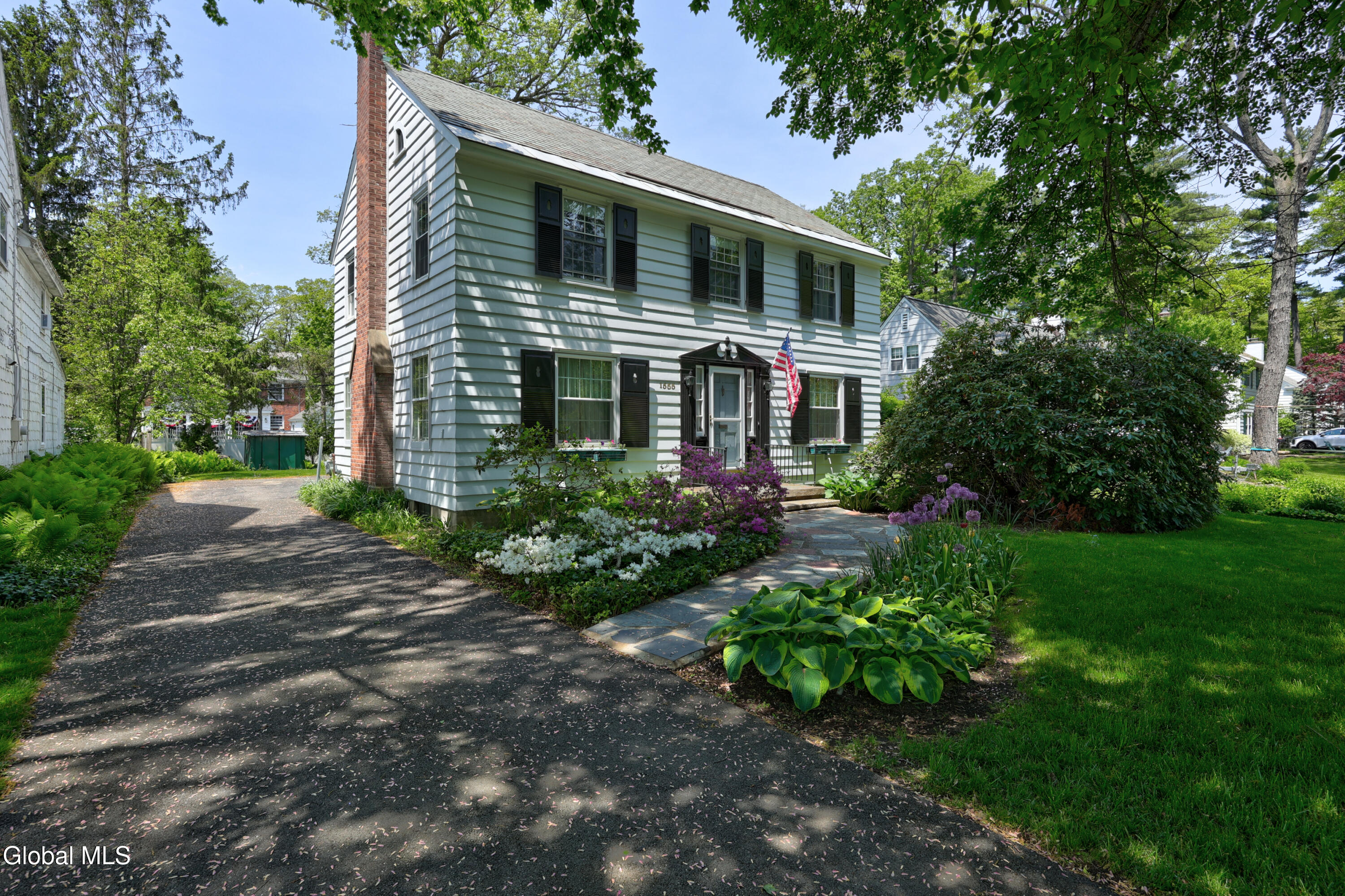 1555 Dean Street Niskayuna NY 12309