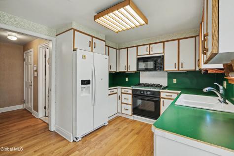 1555 Dean Street Niskayuna NY 12309