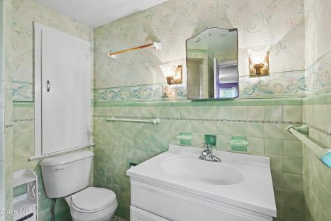 1555 Dean Street Niskayuna NY 12309