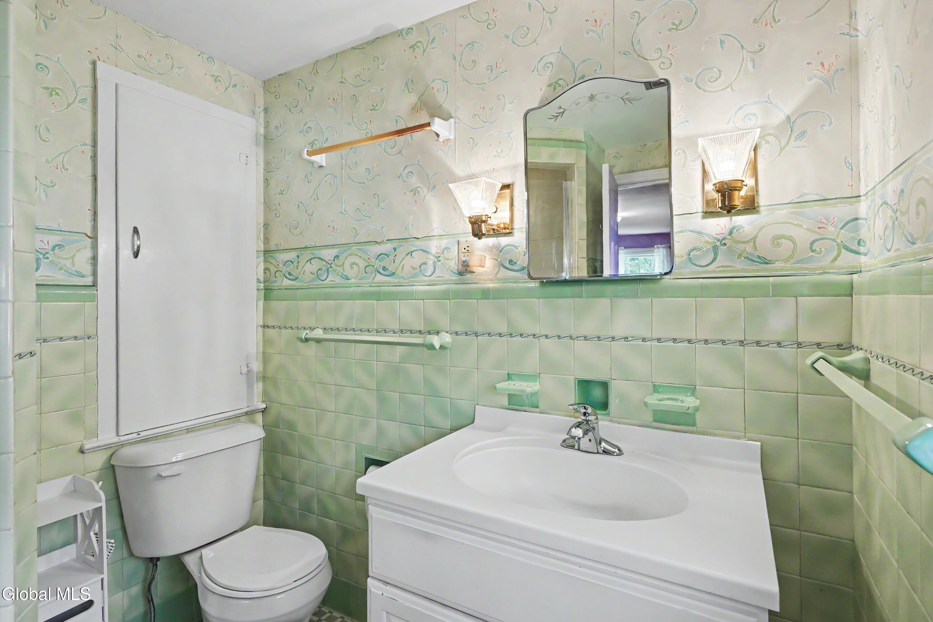 1555 Dean Street Niskayuna NY 12309