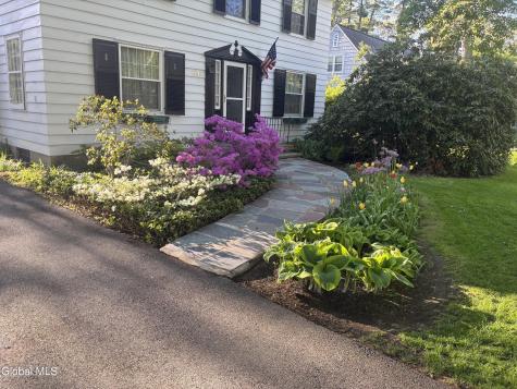 1555 Dean Street Niskayuna NY 12309
