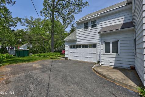 1555 Dean Street Niskayuna NY 12309