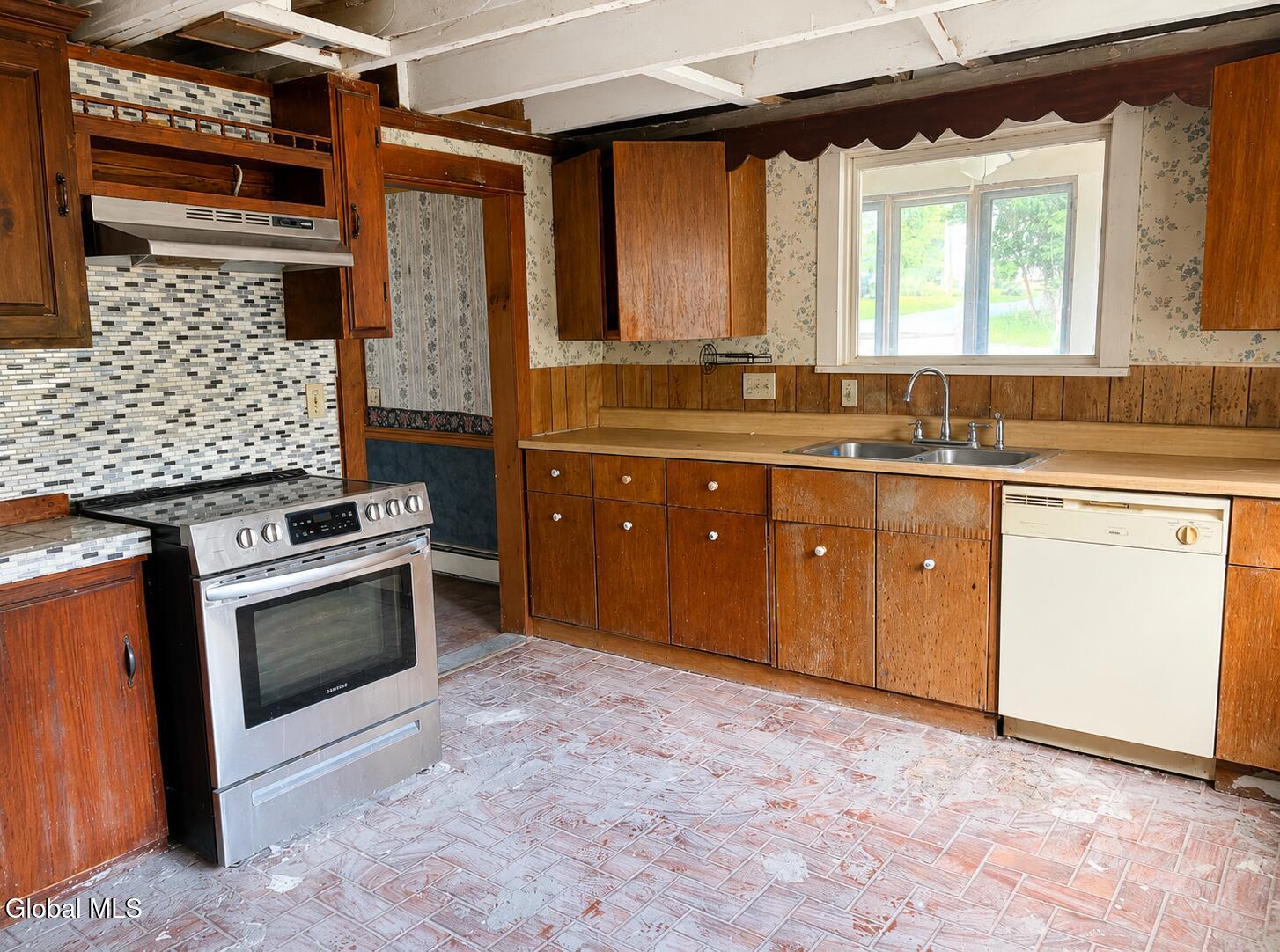 21 Alter Alley Way Nassau NY 12123