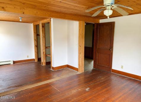 21 Alter Alley Way Nassau NY 12123