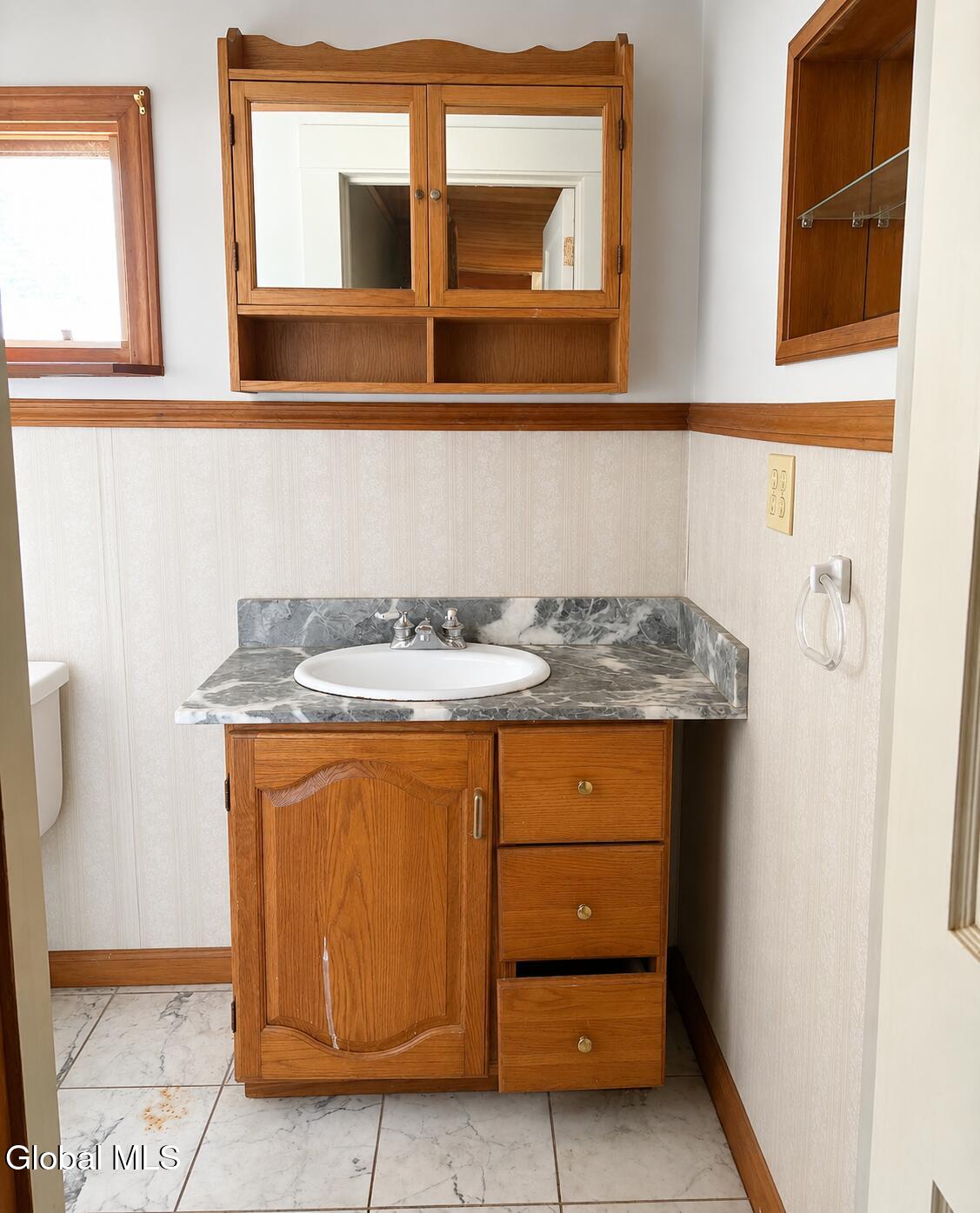 21 Alter Alley Way Nassau NY 12123