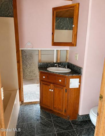 21 Alter Alley Way Nassau NY 12123