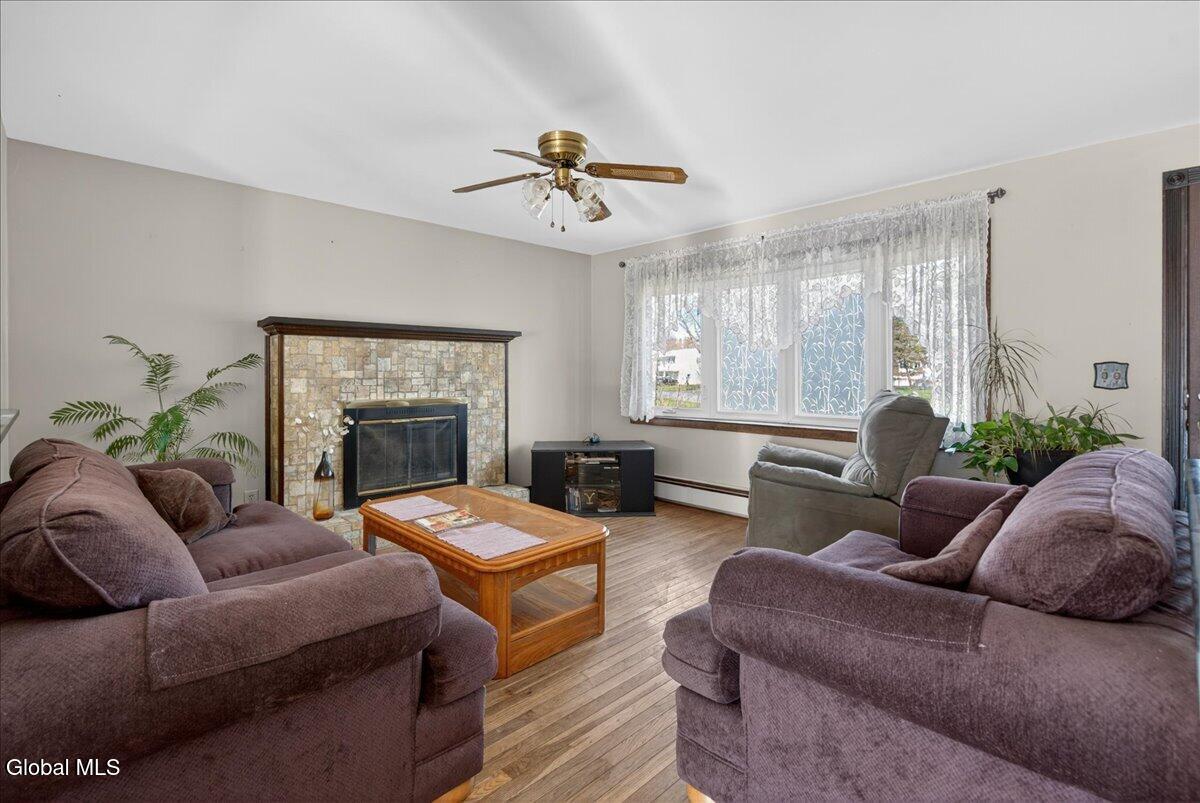 25 Dorchester Drive Stillwater NY 12170