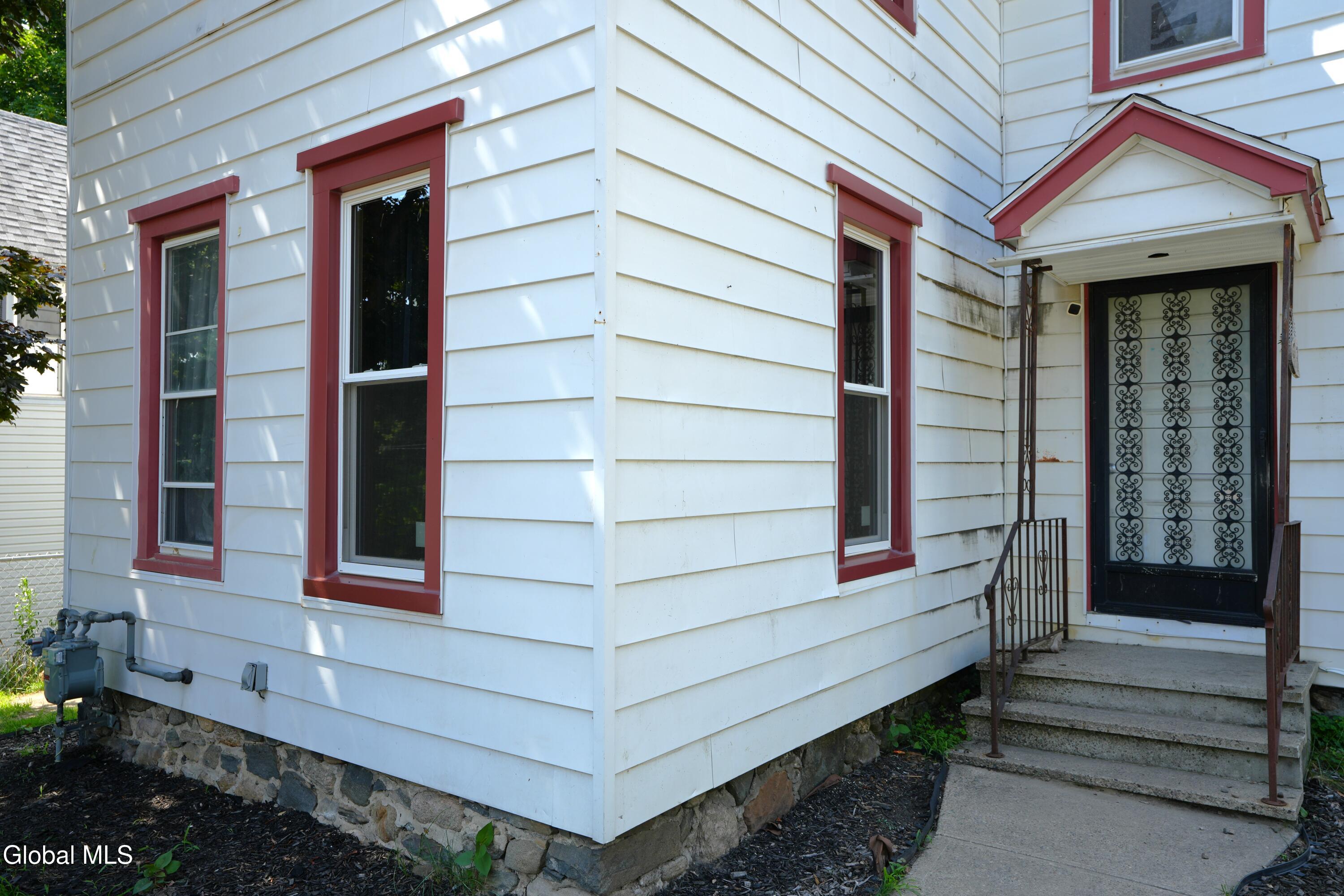 93 Forest Street Gloversville NY 12078