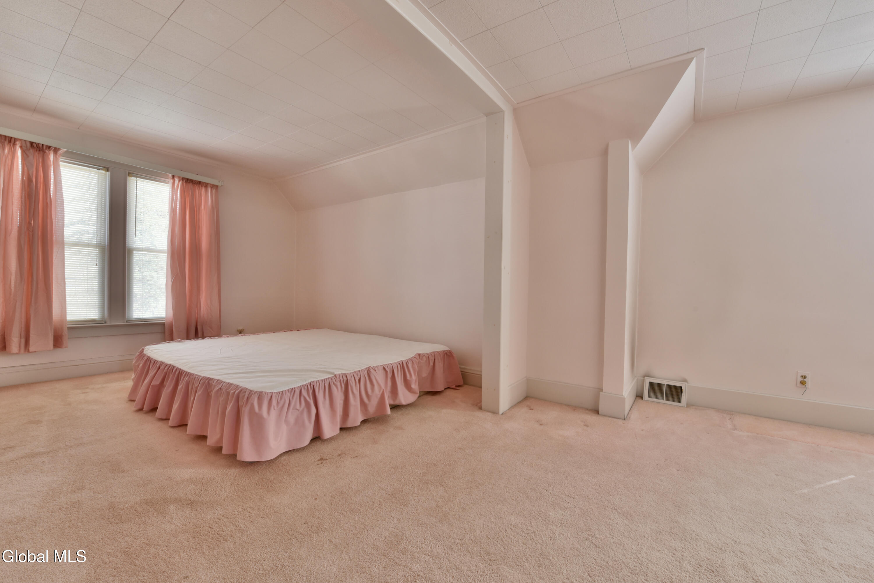 2 E Decker Street Johnstown NY 12095