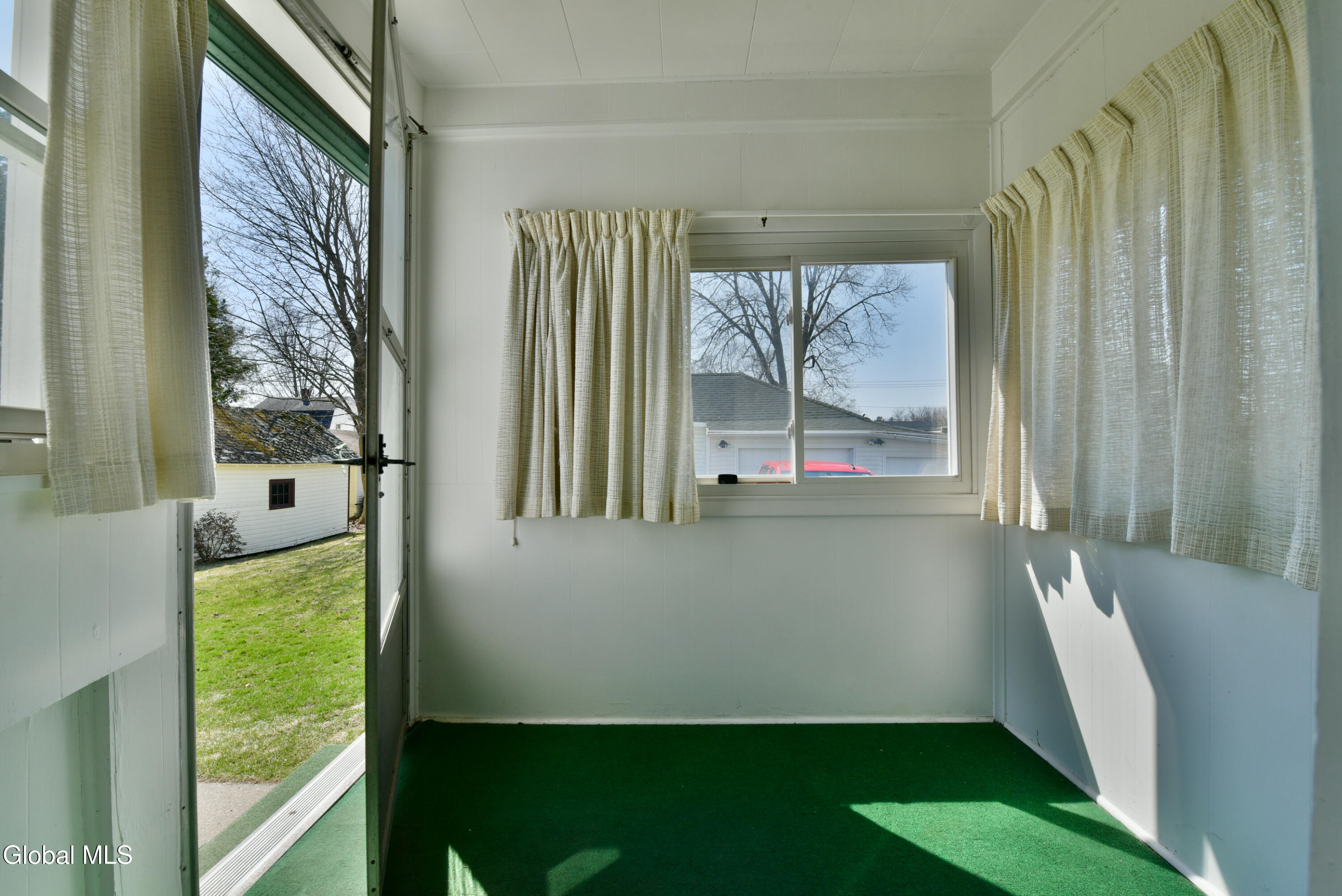 2 E Decker Street Johnstown NY 12095