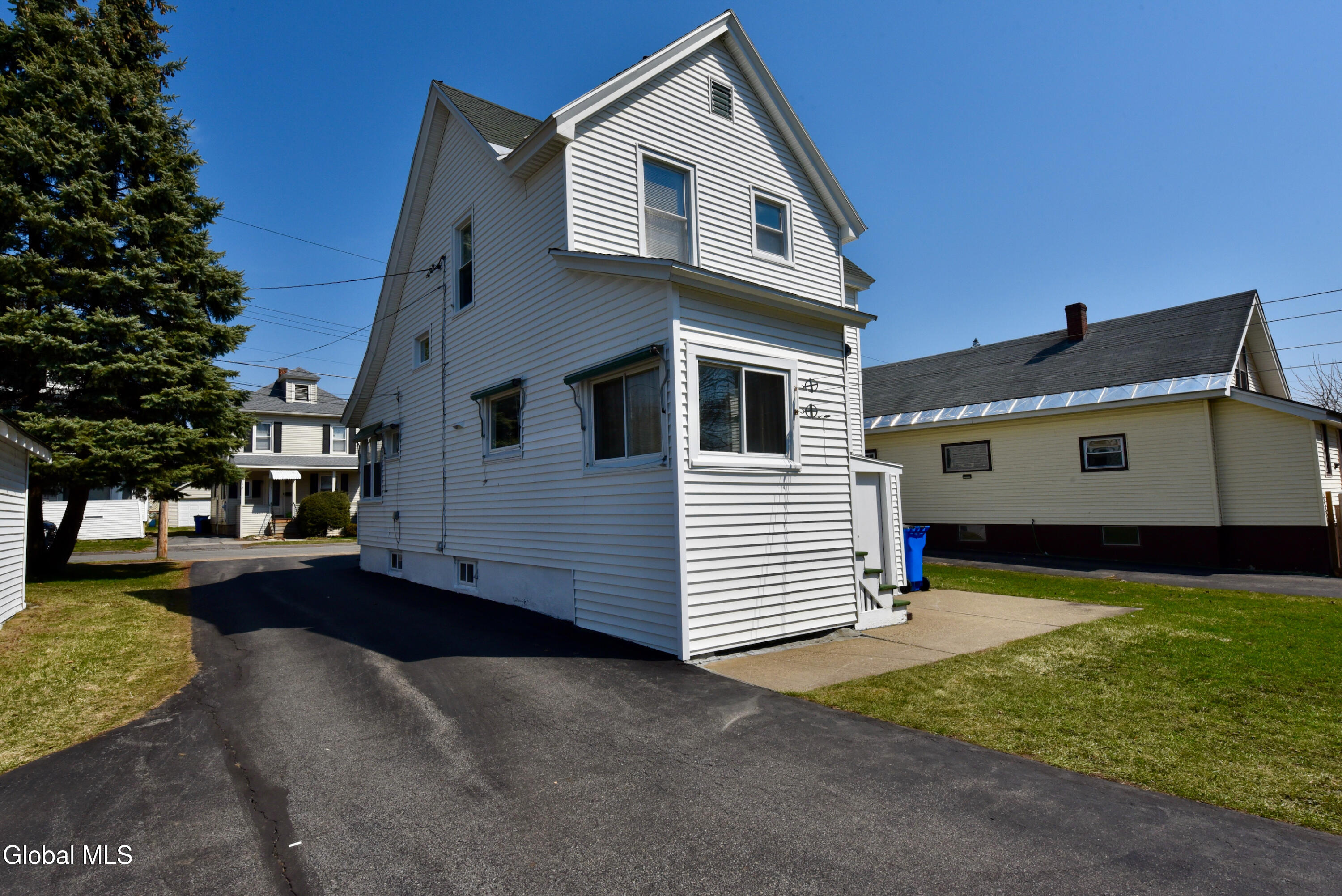 2 E Decker Street Johnstown NY 12095