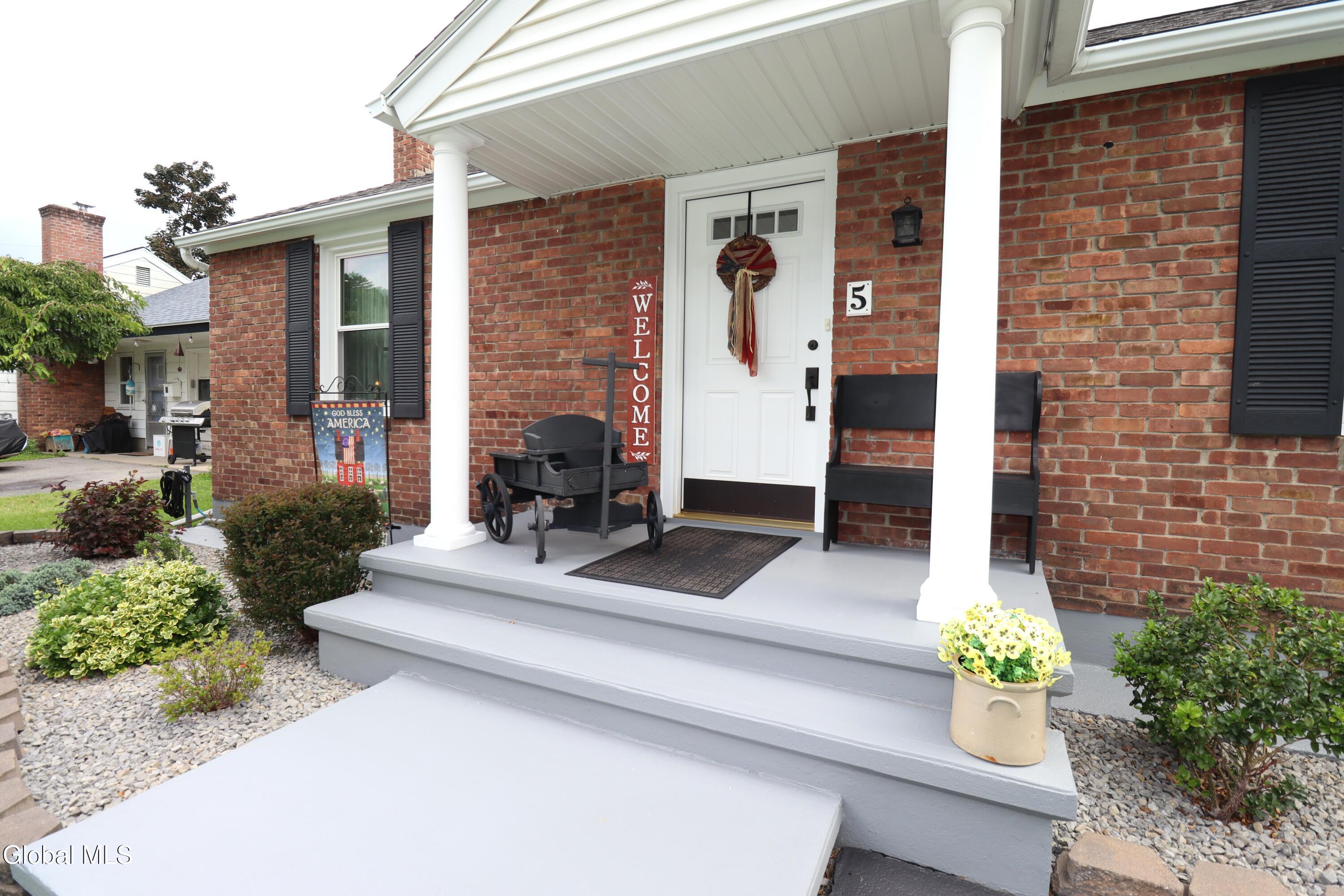 5 Carolyn Lane Glenville NY 12302