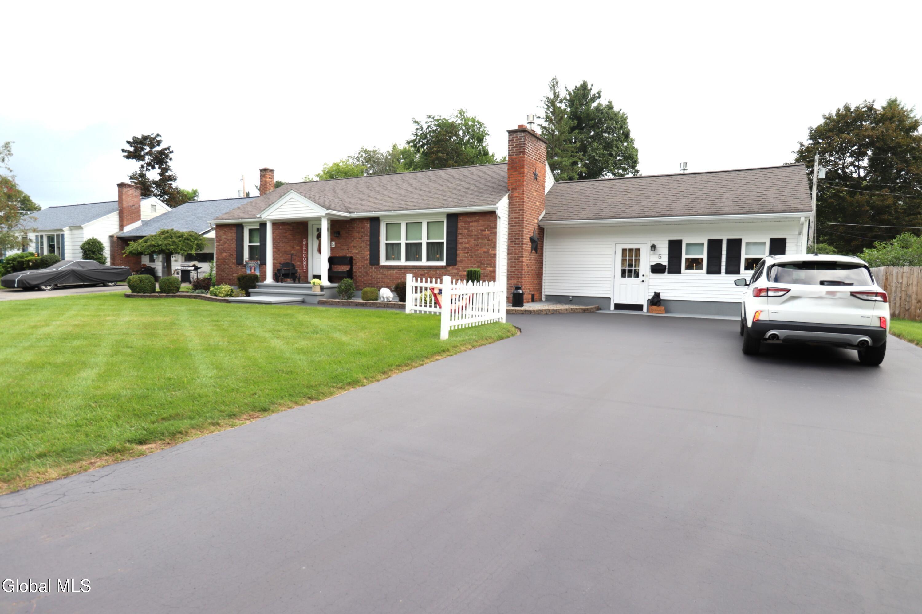 5 Carolyn Lane Glenville NY 12302