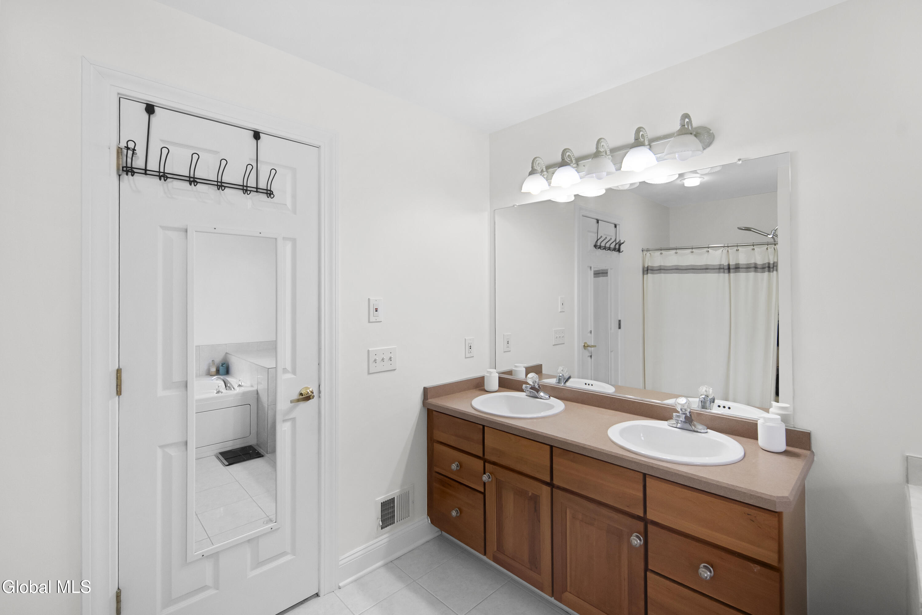 41 Dyke Road Latham NY 12110