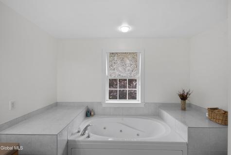 41 Dyke Road Latham NY 12110