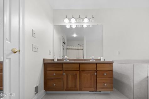 41 Dyke Road Latham NY 12110