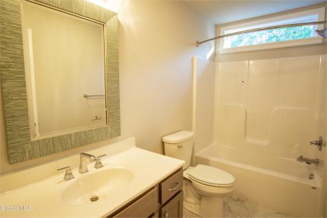 7 Mapleton Court Clifton Park NY 12065