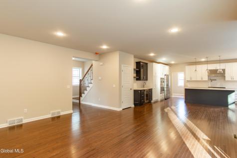 7 Mapleton Court Clifton Park NY 12065