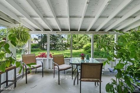 1377 Clifton Park Road Niskayuna NY 12309
