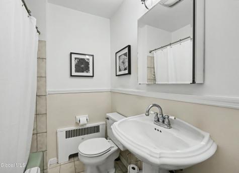 1377 Clifton Park Road Niskayuna NY 12309