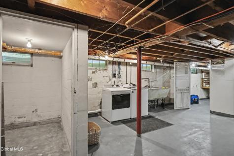 1377 Clifton Park Road Niskayuna NY 12309