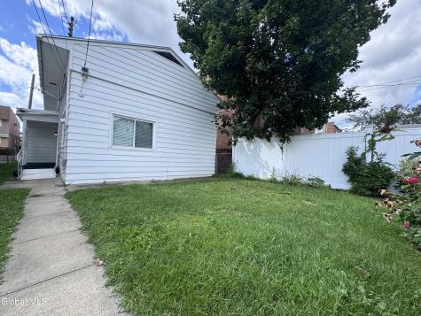 1816 4th Avenue Watervliet NY 12189