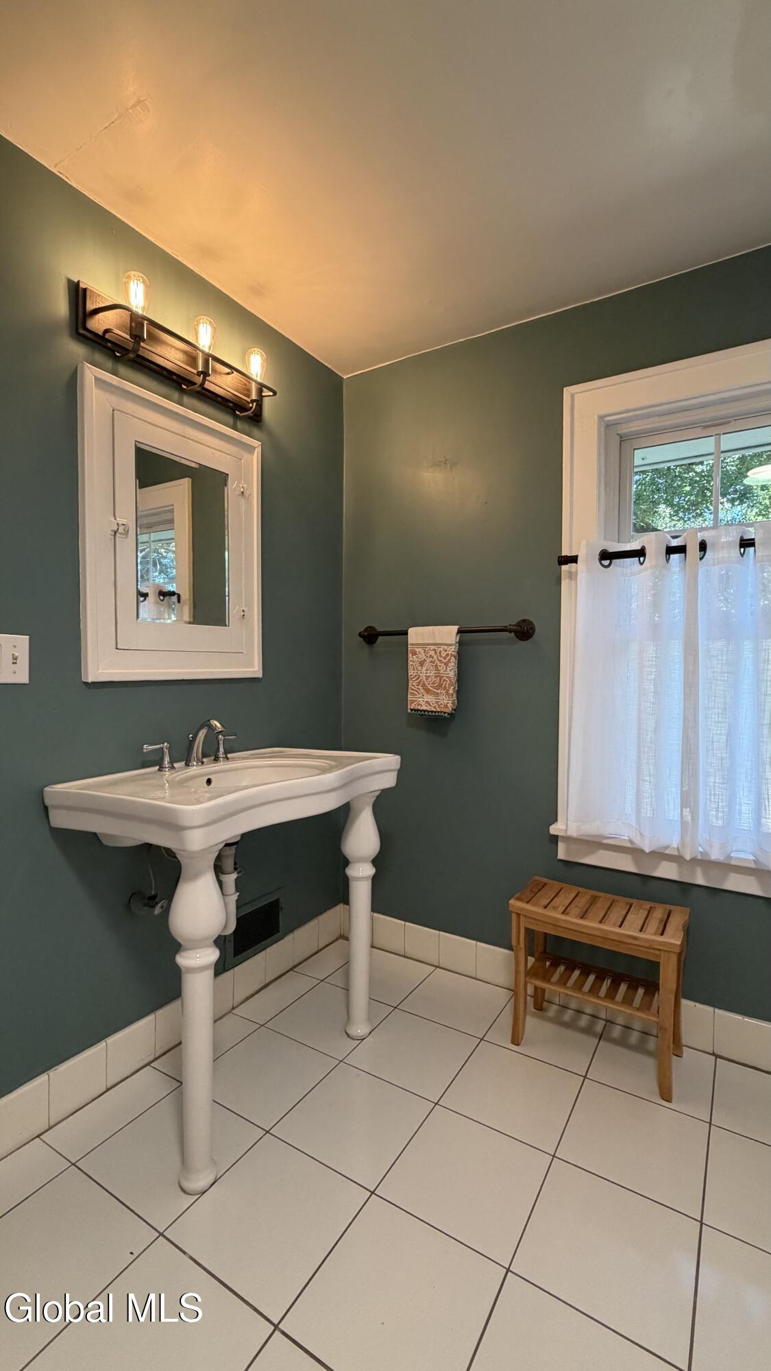 1505 Van Antwerp Road Niskayuna NY 12309