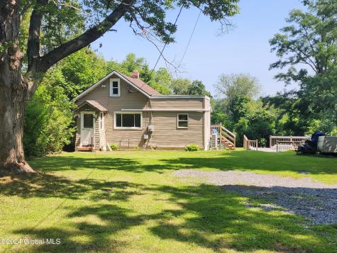 4025 River Road Niskayuna NY 12309