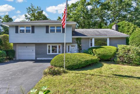 618 Via Ponderosa Schenectady NY 12303