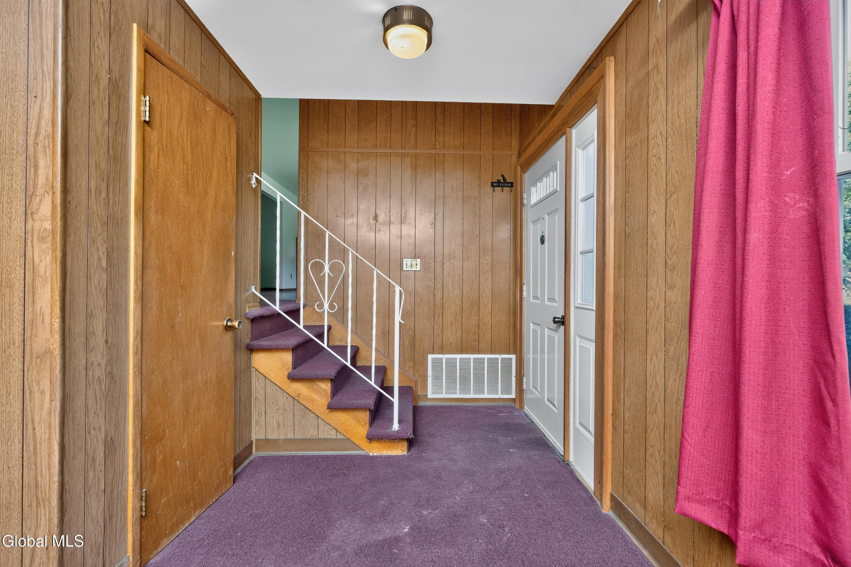 618 Via Ponderosa Schenectady NY 12303