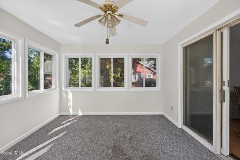 618 Via Ponderosa Schenectady NY 12303