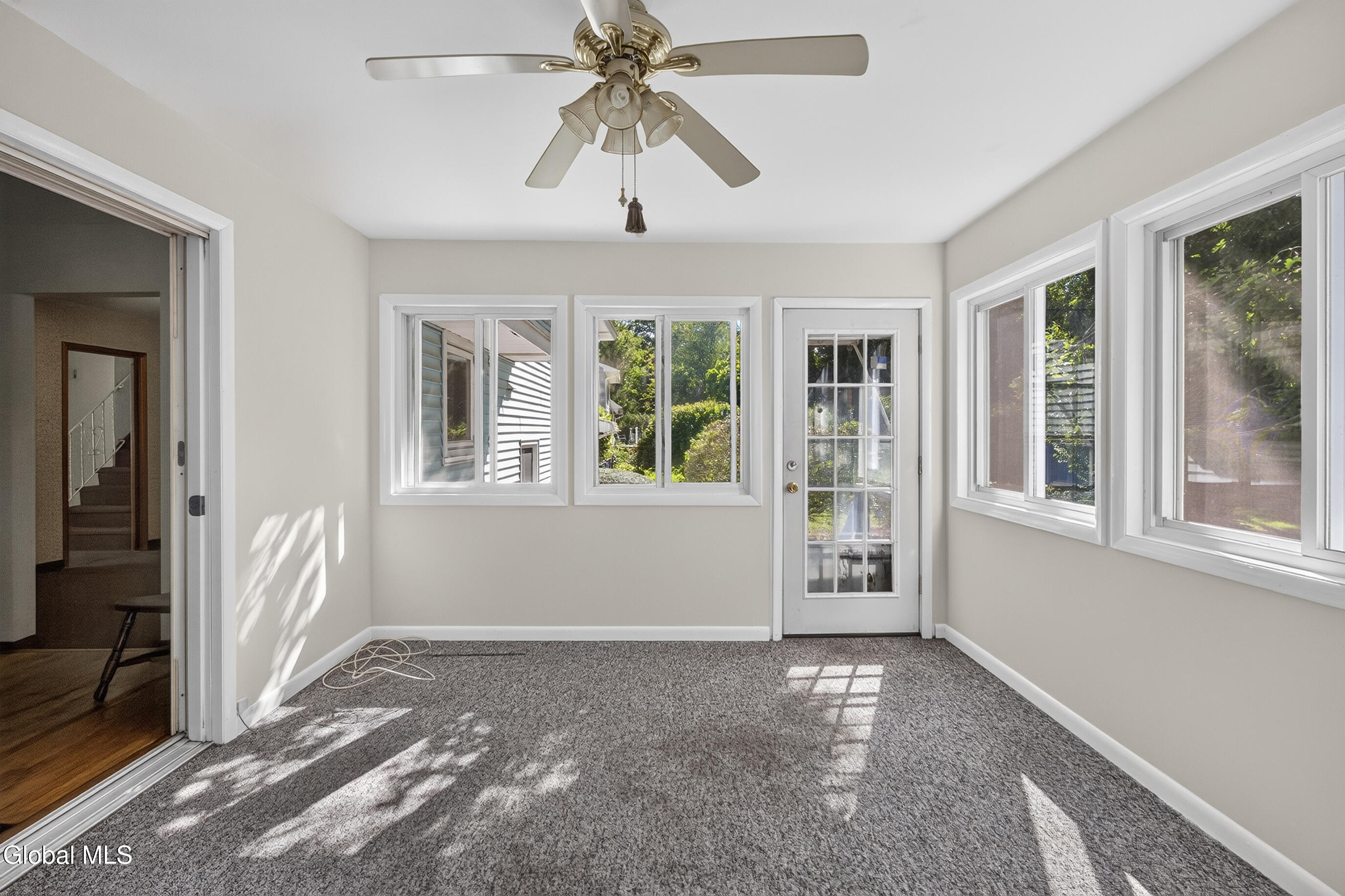 618 Via Ponderosa Schenectady NY 12303