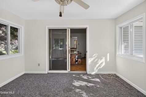 618 Via Ponderosa Schenectady NY 12303
