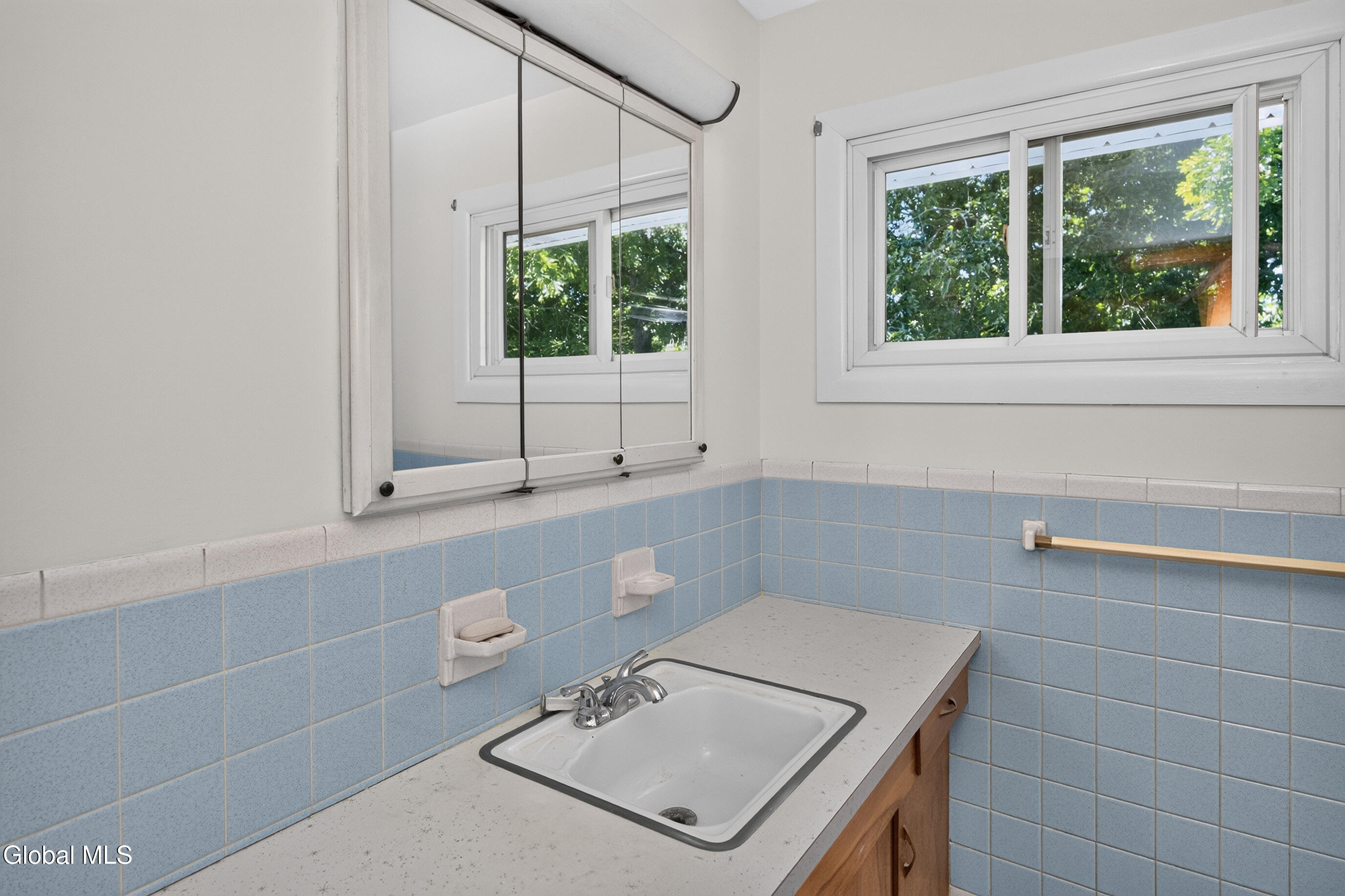 618 Via Ponderosa Schenectady NY 12303