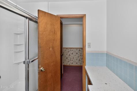 618 Via Ponderosa Schenectady NY 12303