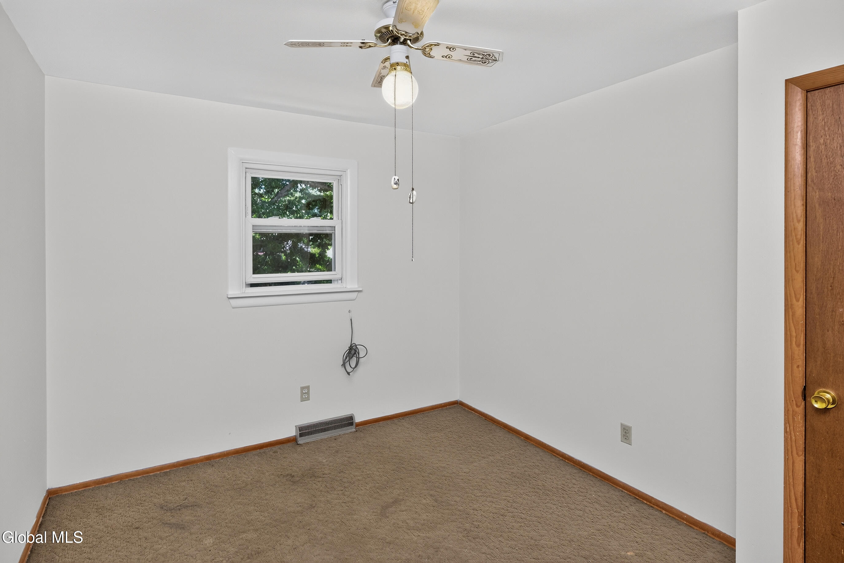 618 Via Ponderosa Schenectady NY 12303
