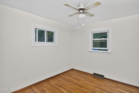 618 Via Ponderosa Schenectady NY 12303
