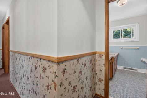 618 Via Ponderosa Schenectady NY 12303