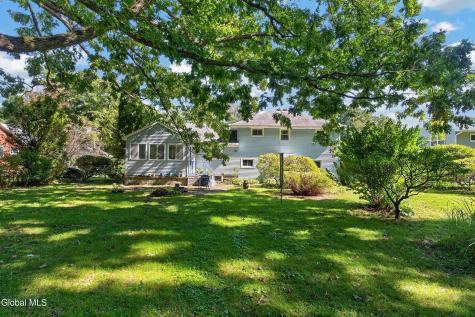 618 Via Ponderosa Schenectady NY 12303