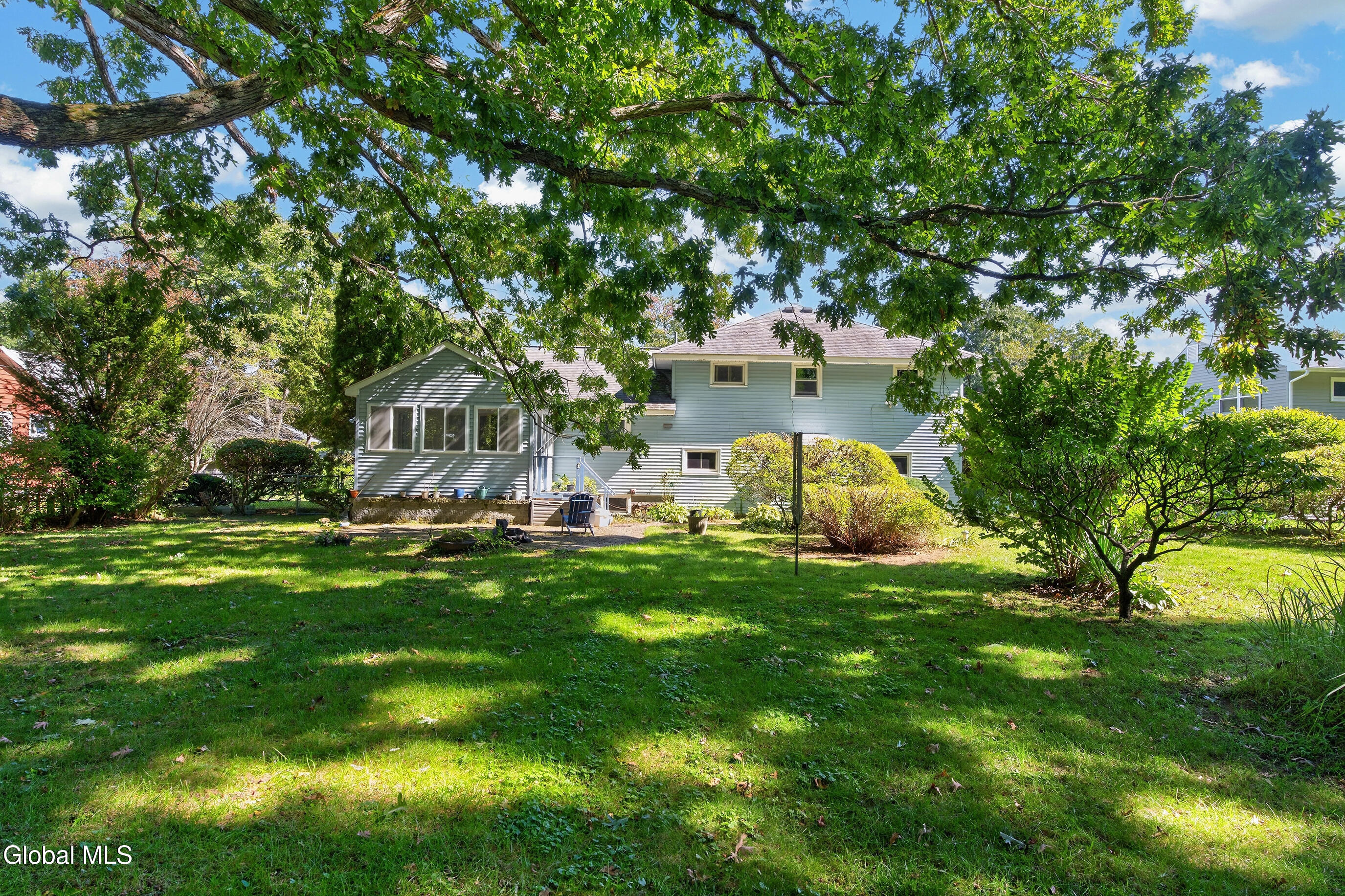 618 Via Ponderosa Schenectady NY 12303